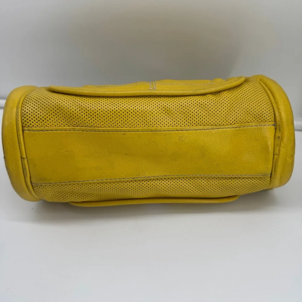 Vintage Kenneth Cole Reaction Mustard Yellow Leather Barrel Shoulder Bag Purse